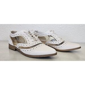 JustFab IT Factor White Oxford Shoes Clear Panels Intricate Brogue Detailing 7.5